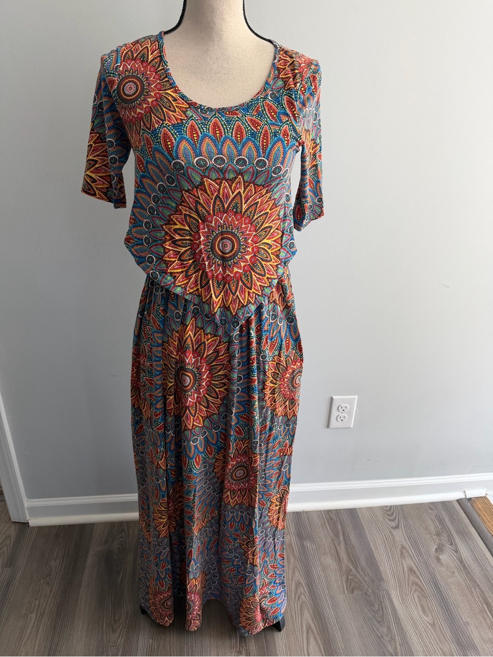 Latched Mama Pregnancy Nursing Breastfeeding Maxi Dress Women’s size XS Pockets